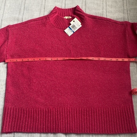 Ultra Flirt NWT hot pink mock neck sweater with butterfly design. - Picture 7 of 11